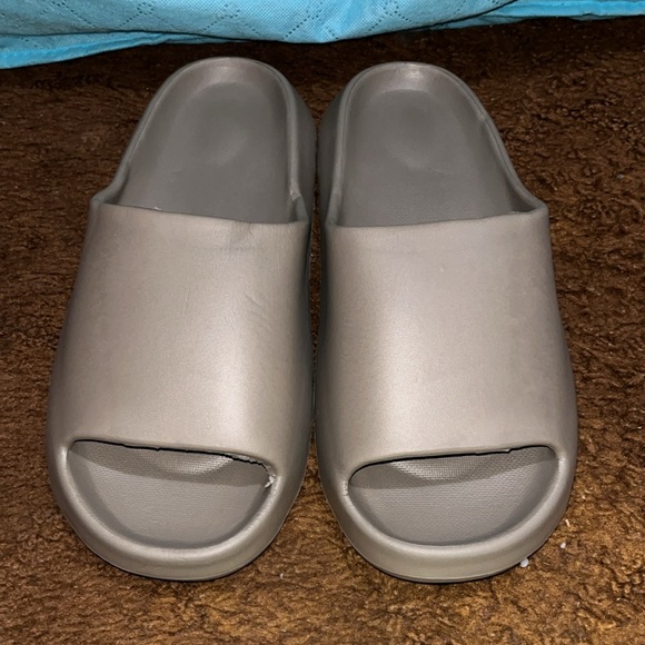 EVA Foam Slides Sandals New Mens size 12 or 13 Earth Brown - Picture 2 of 9